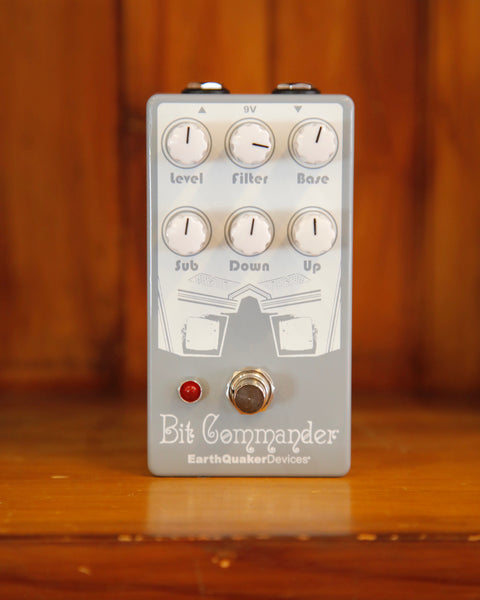 bit commander pedal Earthquaker Devices Bit Commander V2 Analog Octave Synth Pedal