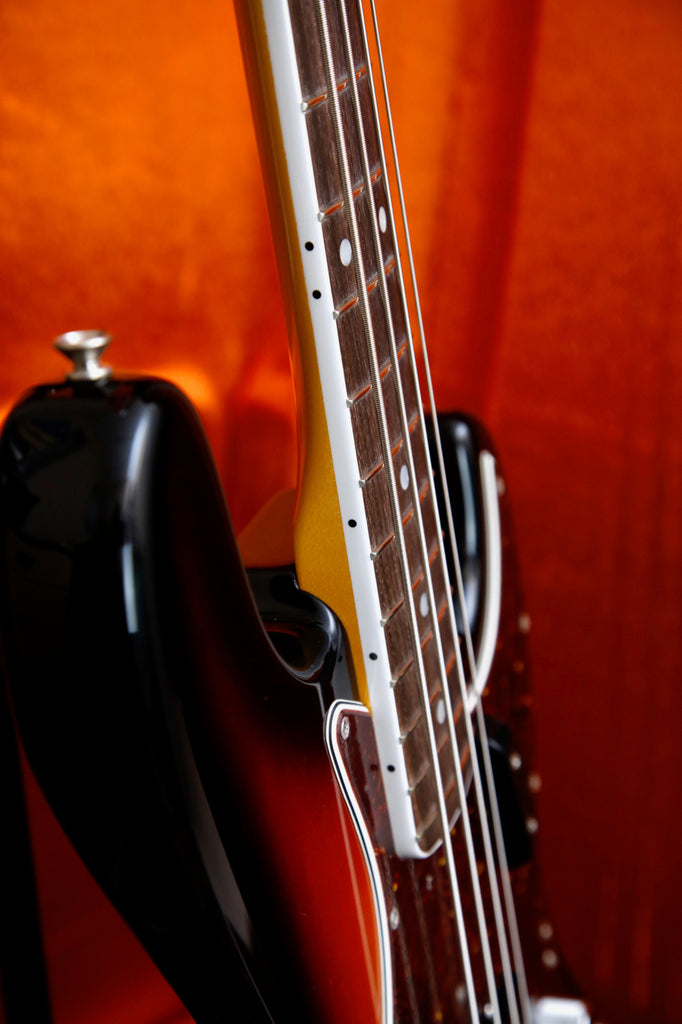 Fender American Vintage II 1966 Jazz Bass Sunburst