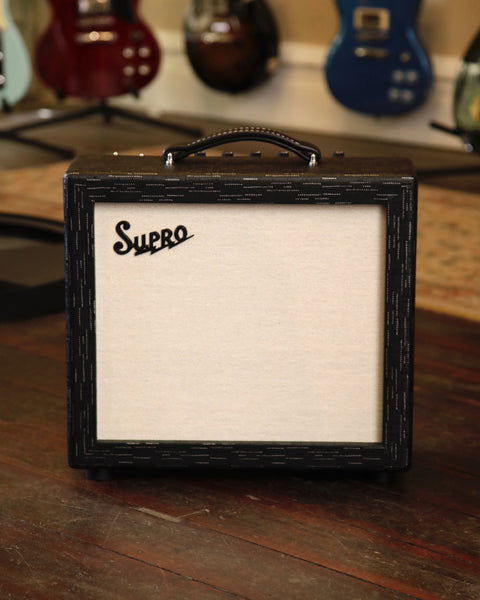 Supro Amulet Combo Amplifier Black Scandia