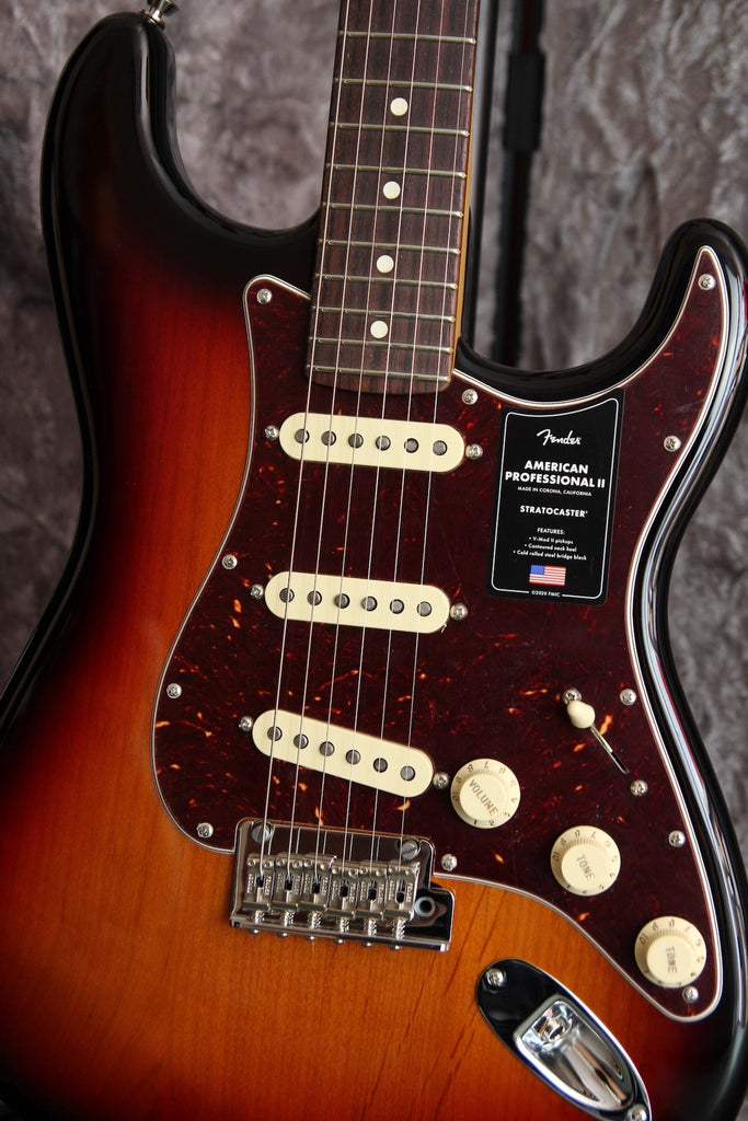 Fender American Professional II Stratocaster 3-Colour Sunburst Rosewood