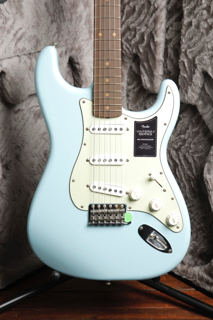 Fender Limited Edition Vintera II Road Worn '60s Stratocaster Sonic Blue Electric Guitar