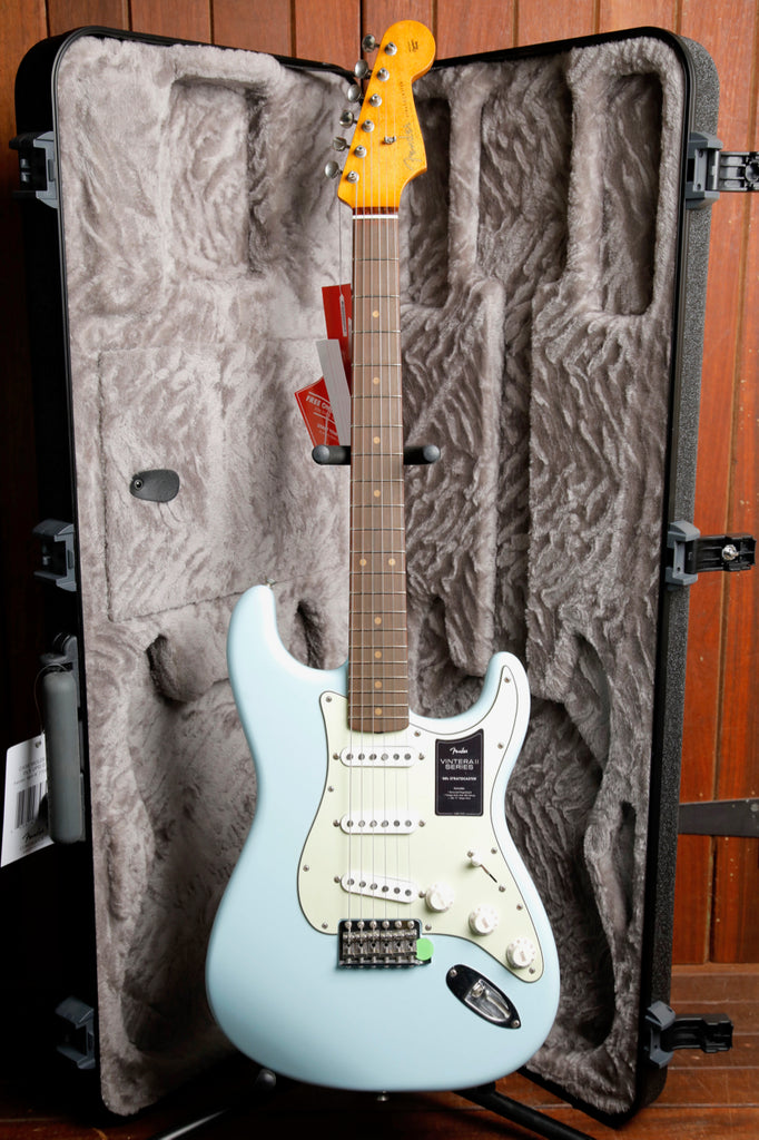 Fender Limited Edition Vintera II Road Worn '60s Stratocaster Sonic Blue Electric Guitar