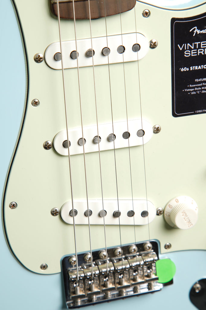 Fender Limited Edition Vintera II Road Worn '60s Stratocaster Sonic Blue Electric Guitar