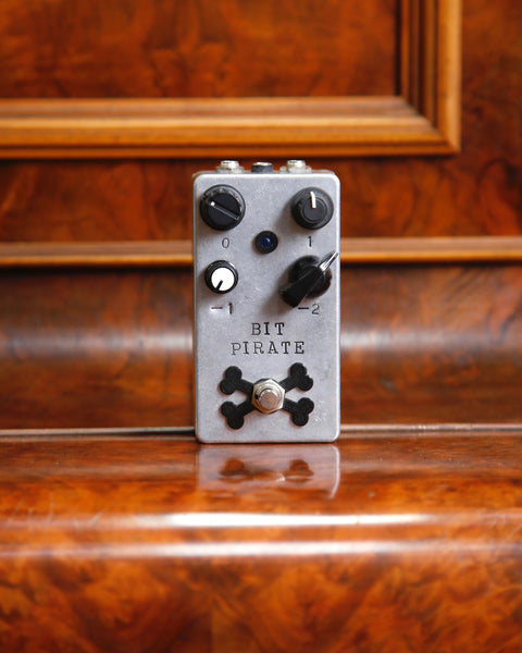 Magpie Pedals Bit Pirate V1 Quadruple Octave Synth Fuzz Pedal Pre-Owned
