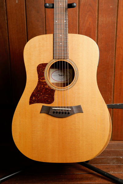 Taylor Academy 10e Walnut Left Handed Acoustic-Electric Guitar