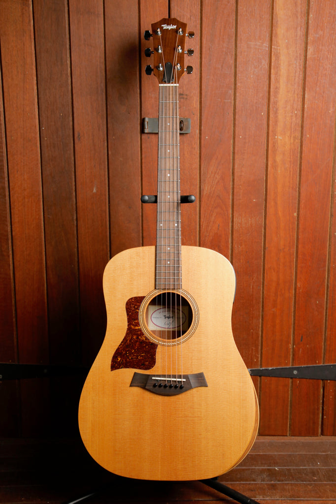 Taylor Academy 10e Walnut Left Handed Acoustic-Electric Guitar