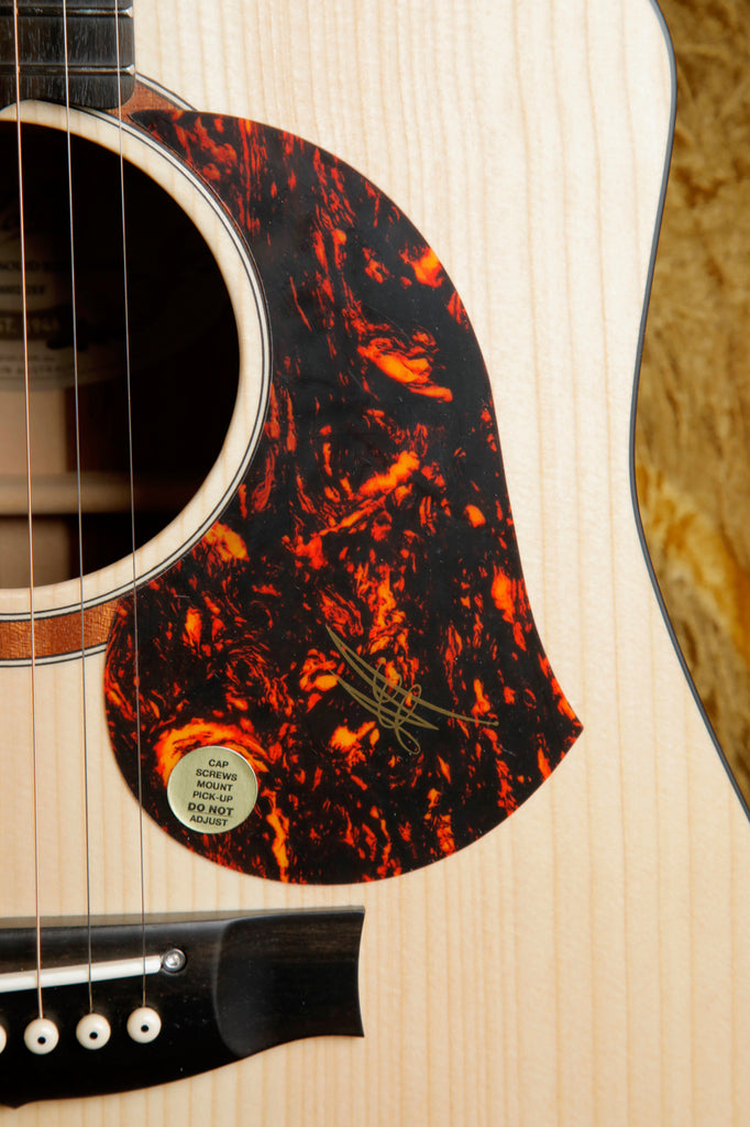 Maton SRS70C Spruce/Blackwood Acoustic-Electric Guitar