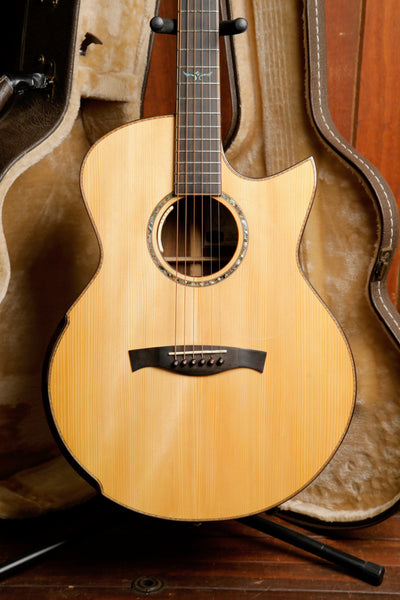 Maestro Custom Series Raffles IR Acoustic-Electric Guitar Pre-Owned