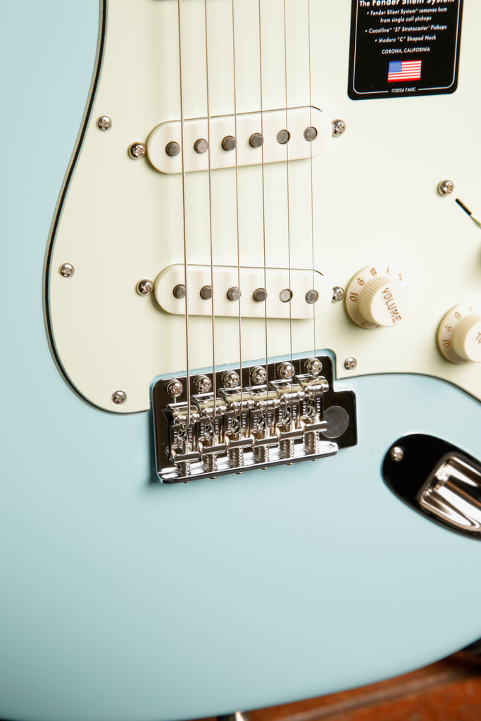 Fender Limited Edition American Professional Classic Stratocaster w/Silent System Daphne Blue