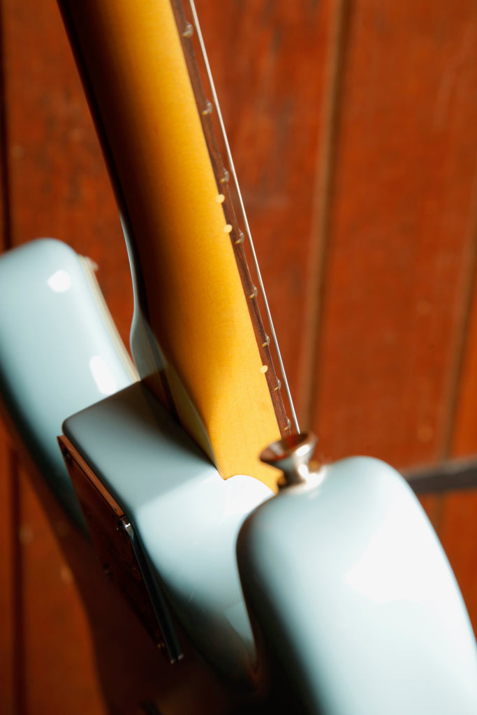 Fender Limited Edition American Professional Classic Stratocaster w/Silent System Daphne Blue