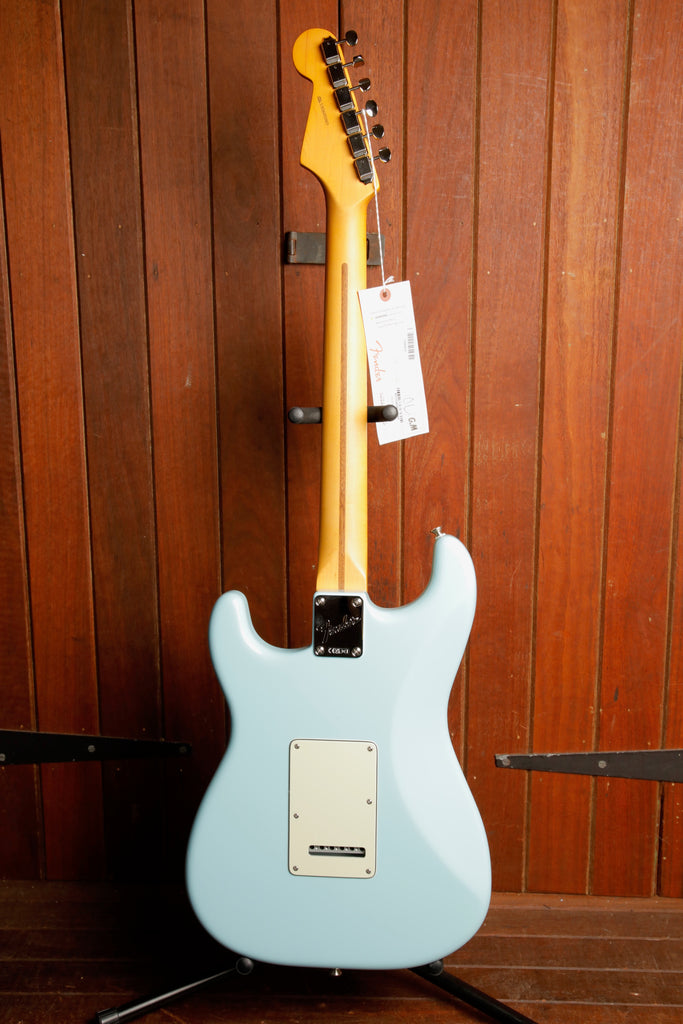 Fender Limited Edition American Professional Classic Stratocaster w/Silent System Daphne Blue