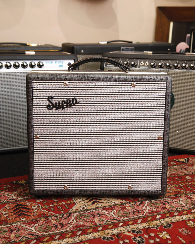 Supro 1610RT Comet 6/14-Watt 1x10" Valve Combo Amplifier Pre-Owned