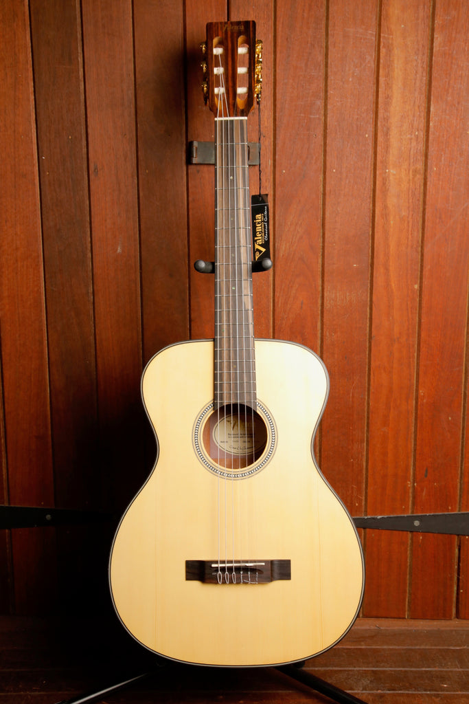 Valencia VA434 4/4 Size Auditorium Shape Nylon String Guitar