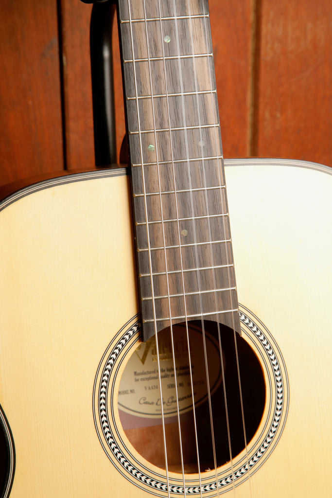 Valencia VA434 4/4 Size Auditorium Shape Nylon String Guitar