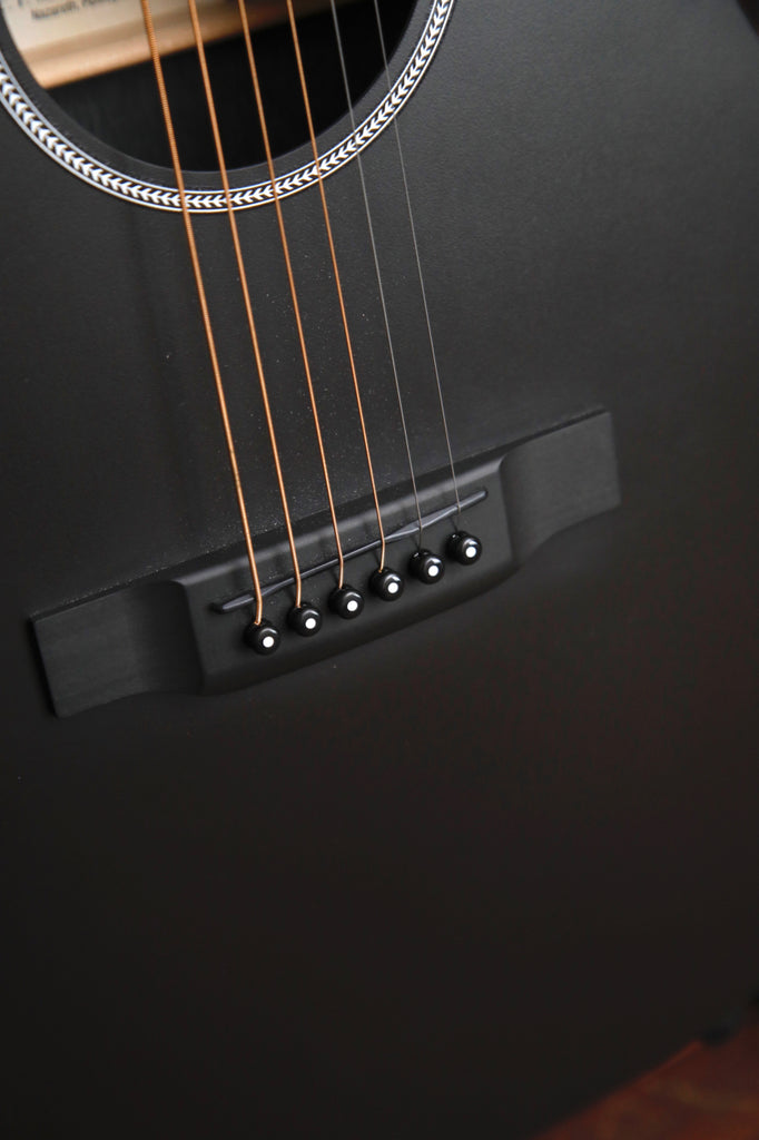 Martin OMCX1E Cutaway Acoustic-Electric Guitar Black Pre-Owned