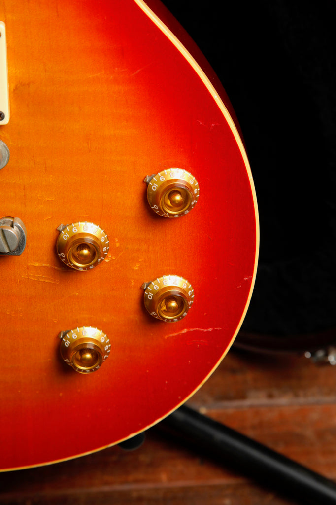 Gibson Les Paul Classic Cherry Sunburst Electric Guitar 2000 Pre-Owned