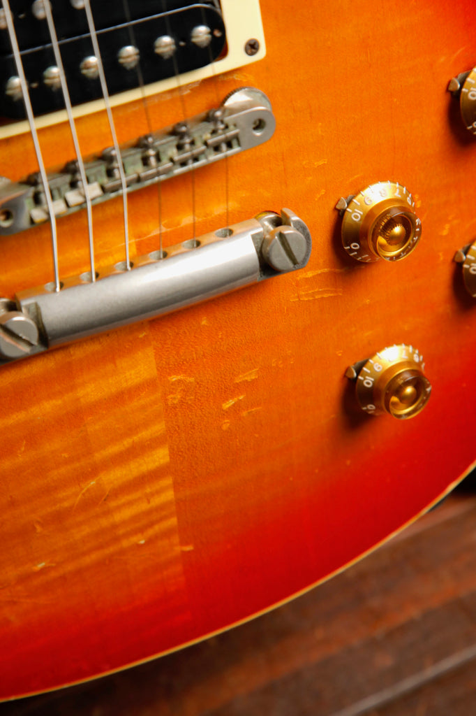 Gibson Les Paul Classic Cherry Sunburst Electric Guitar 2000 Pre-Owned