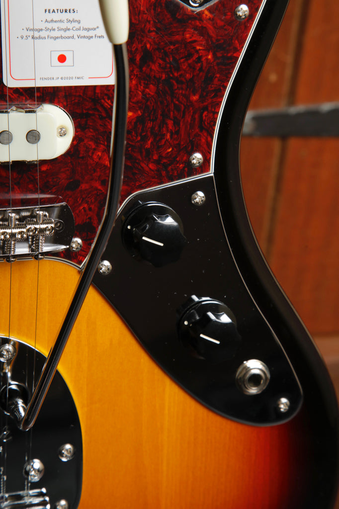 Fender Made In Japan Traditional '60s Jaguar 3-Colour Sunburst