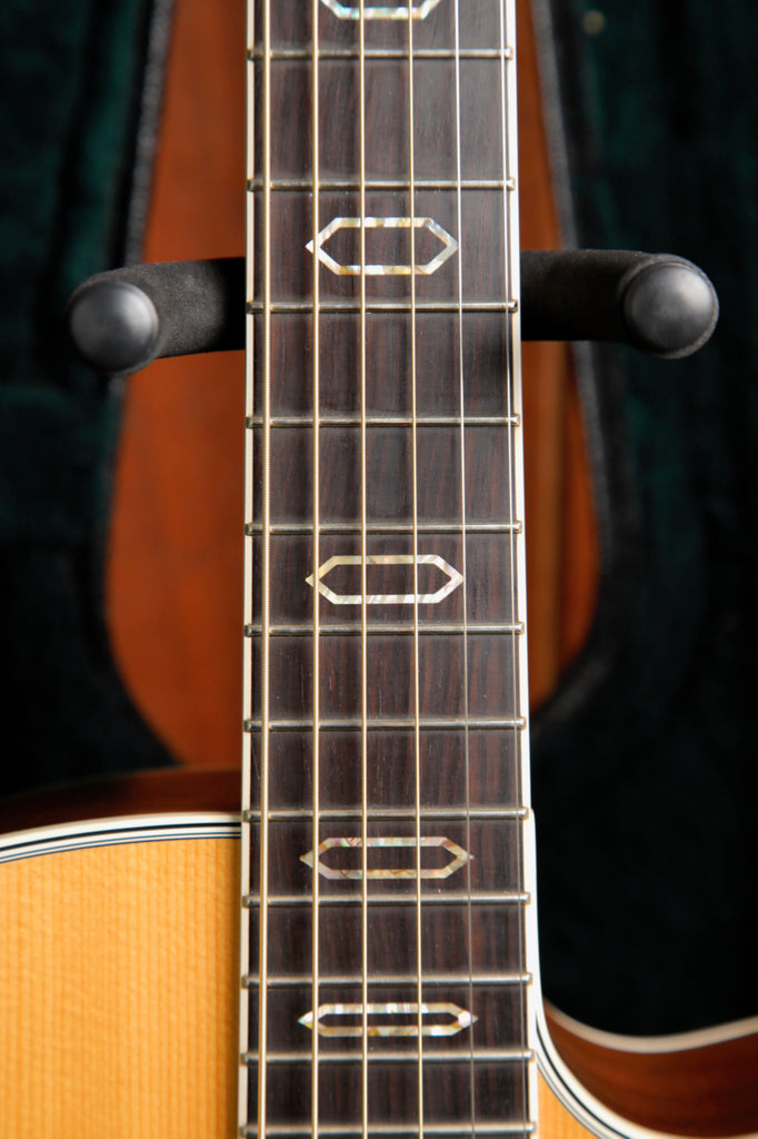 Martin DC-Aura GT Dreadnought Cutaway Acoustic-Electric Guitar 2014 Pre-Owned