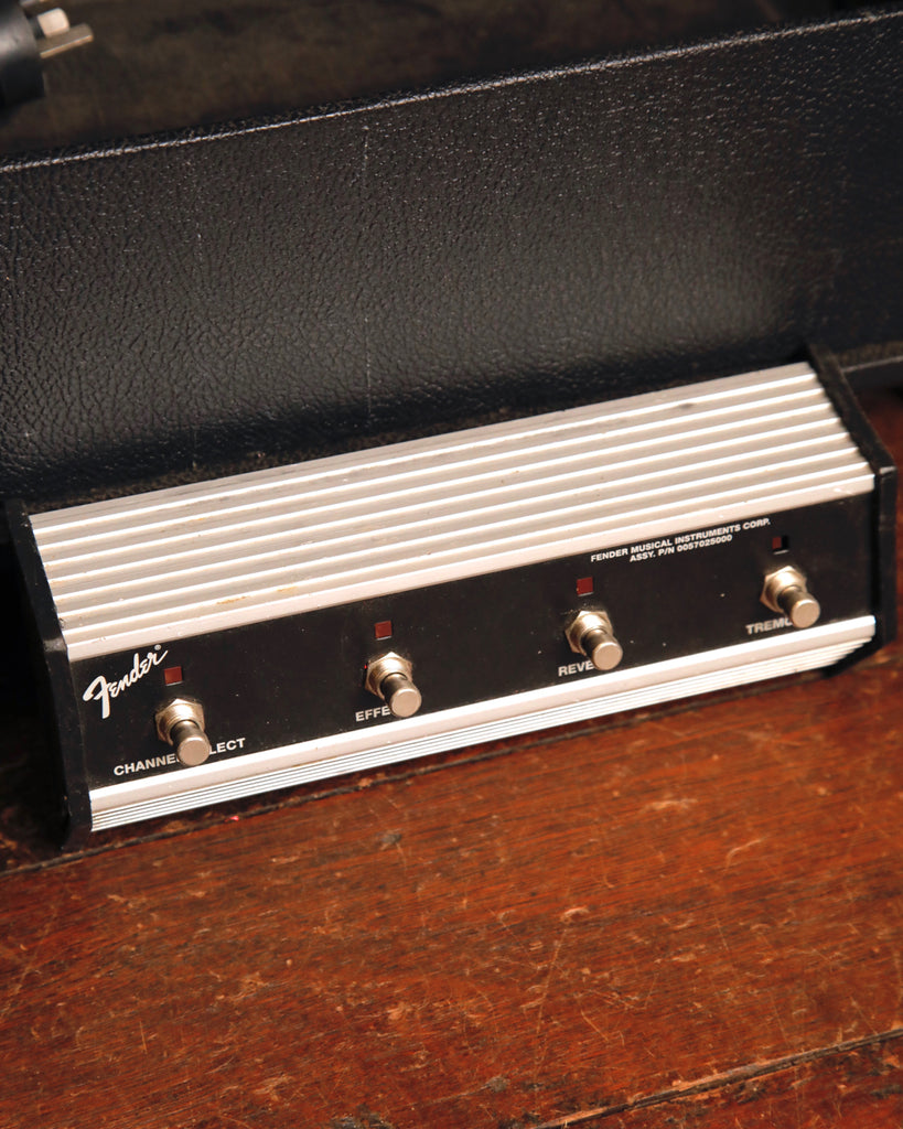 Fender Pro Tube Twin Amp 2x12" 100-Watt Valve Amplifier Combo Pre-Owned
