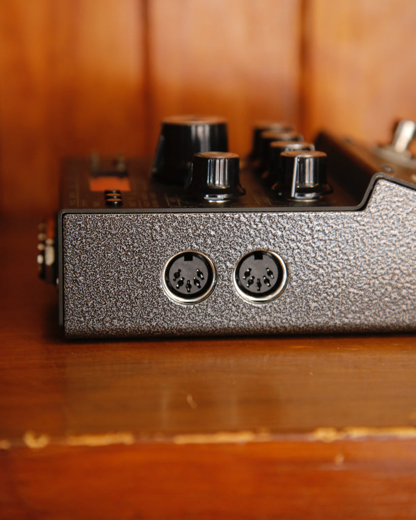 Suhr Dark Discovery Analog Delay Pedal