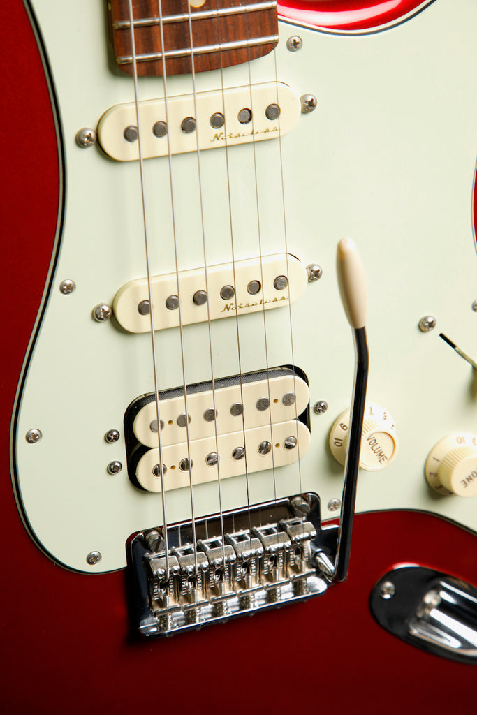 Fender Deluxe Stratocaster Candy Apple Red Electric Guitar 2017 Pre-Owned