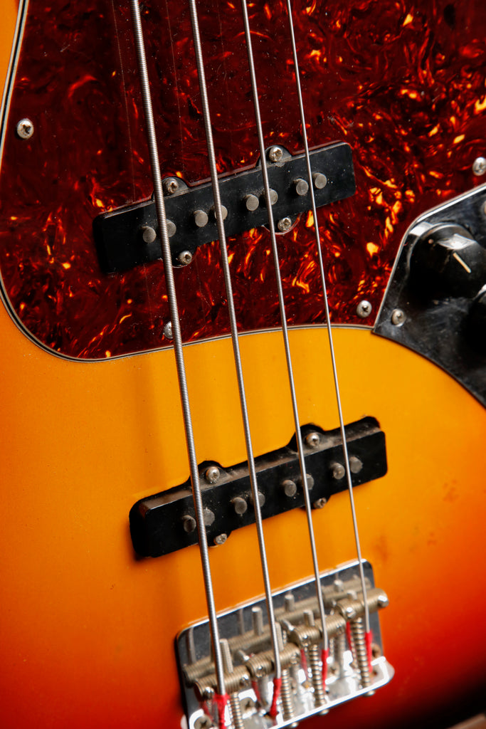Fender 1966 Jazz Bass Sunburst Vintage Pre-Owned