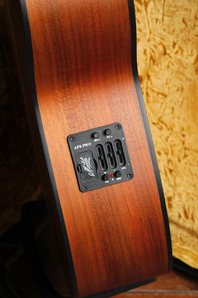 Maton SRS808C Solid Road Series Acoustic-Electric Guitar