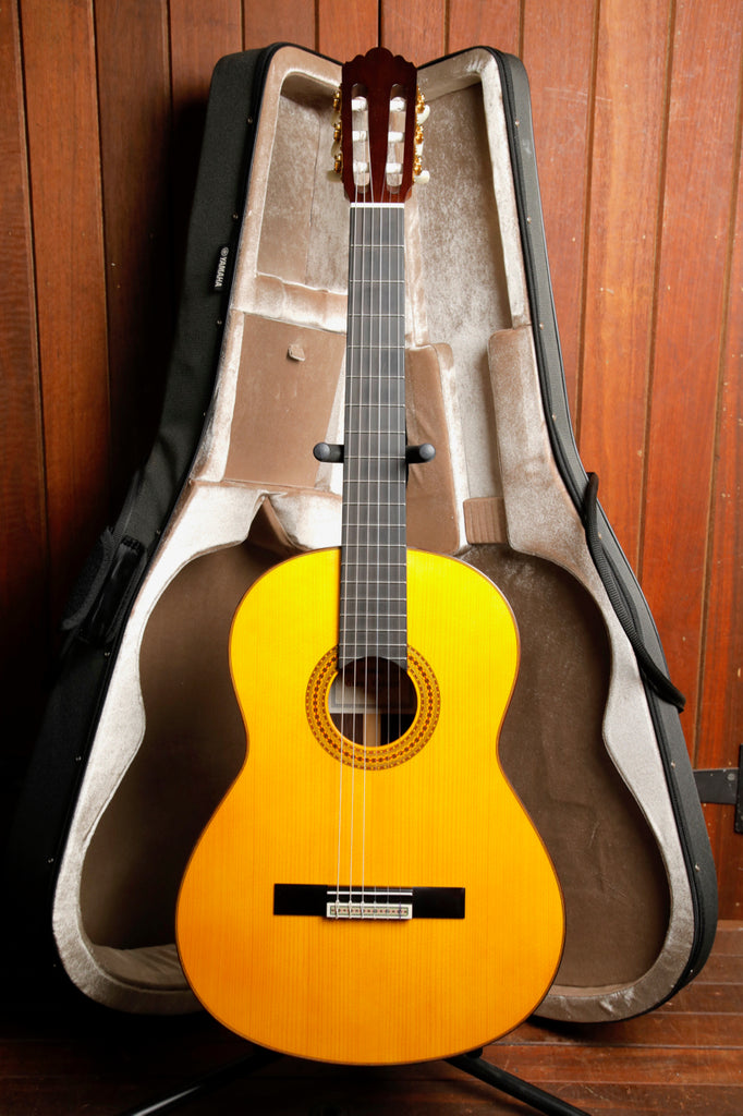 Yamaha GC22S All Solid Classical Nylon-String Acoustic Guitar Pre-Owned
