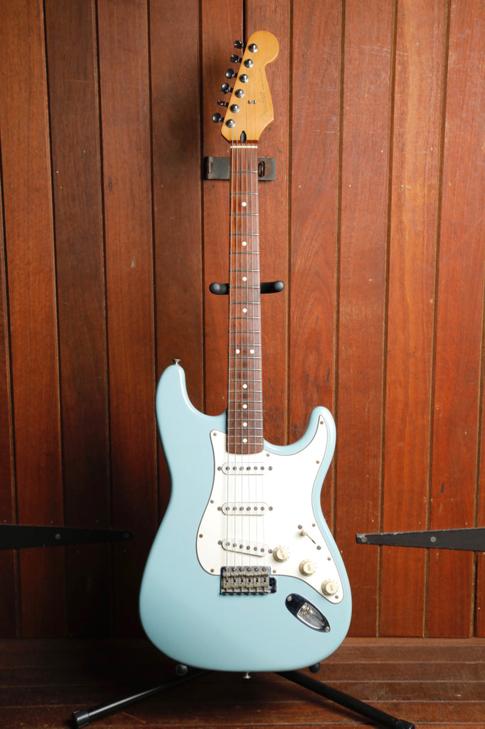 Fender Classic Player '60s Stratocaster Sonic Blue Electric Guitar 2006 Pre-Owned