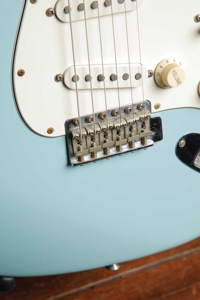 Fender Classic Player '60s Stratocaster Sonic Blue Electric Guitar 2006 Pre-Owned