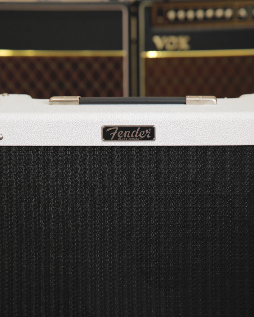 Fender FSR Blues Junior IV Colour Trio 15-Watt Valve Combo Amplifier