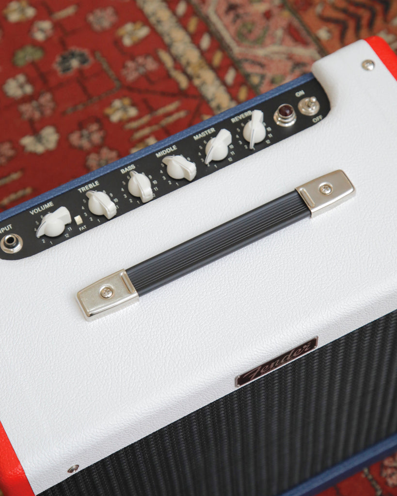 Fender FSR Blues Junior IV Colour Trio 15-Watt Valve Combo Amplifier