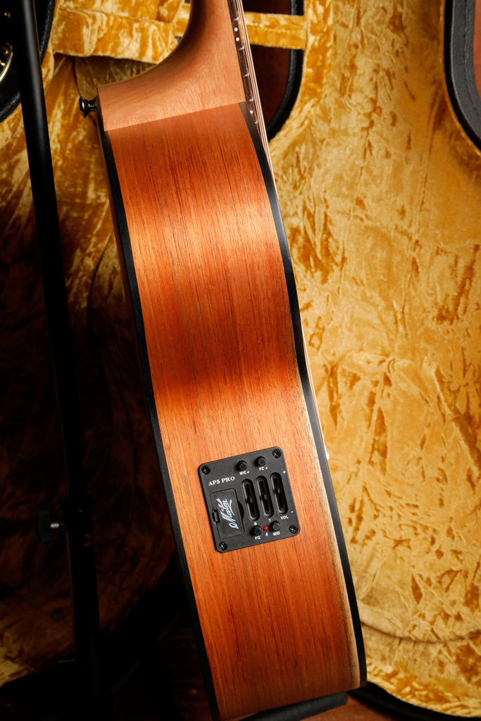 Maton SRS808C Solid Road Series Acoustic-Electric Guitar B-Stock