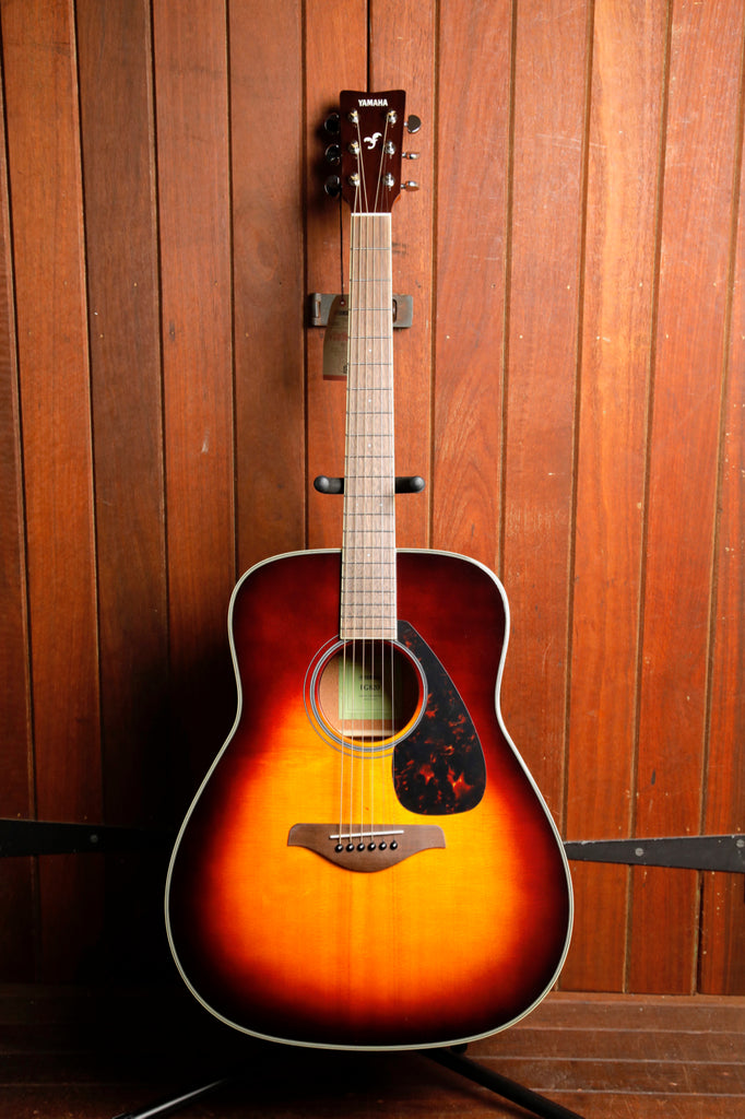 Yamaha FG820 Dreadnought Gloss Brown Sunburst Acoustic Guitar