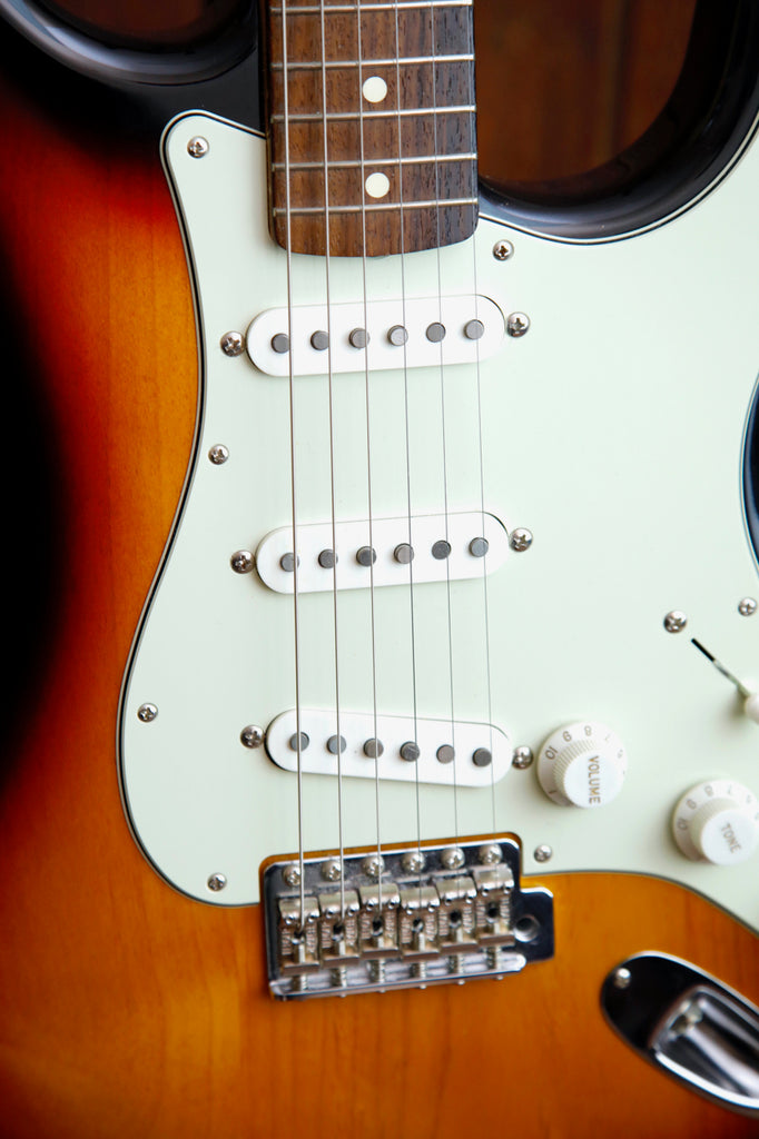 Fender Made in Japan Heritage 60's Stratocaster Sunburst Electric Guitar Pre-Owned