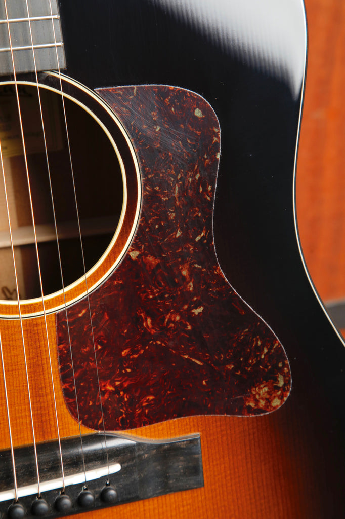 Eastman E1SS-DLX-SB Deluxe Sunburst Slope Shoulder Acoustic-Electric Guitar
