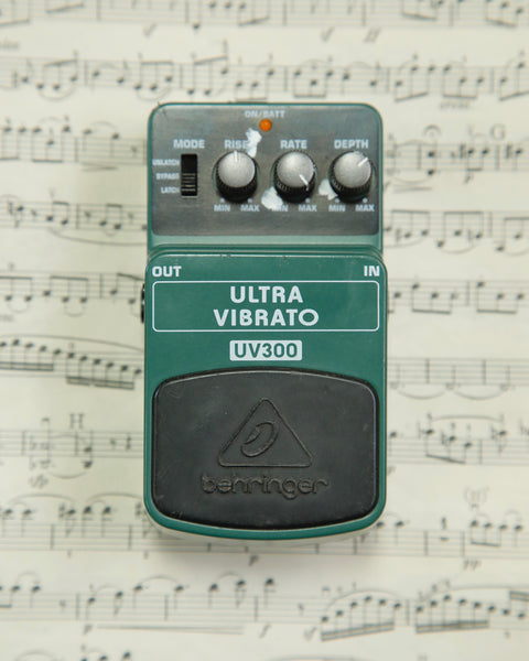 Behringer UV300 Ultra Vibrato Classic Vibrato Effects Pedal Pre-Owned