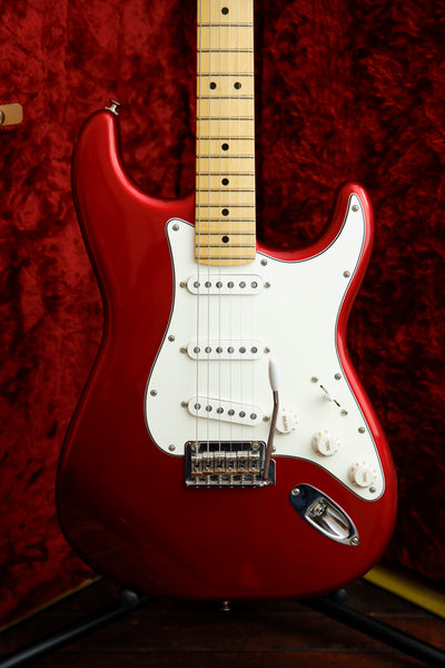 Fender Player Series Stratocaster Candy Apple Red Electric Guitar w/Case Pre-Owned