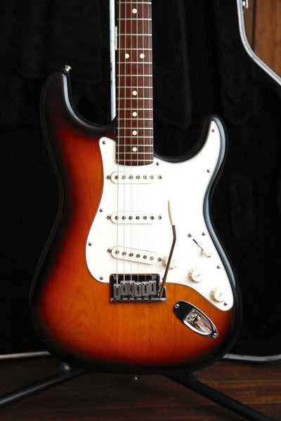 Fender American Stratocaster 3-Color Sunburst Electric Guitar 2000 Pre-Owned