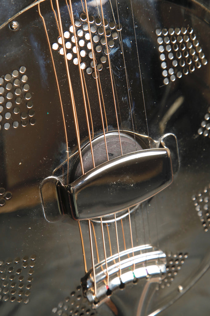 Johnson JM-998 Metal Body Single Cone Resonator Guitar Pre-Owned