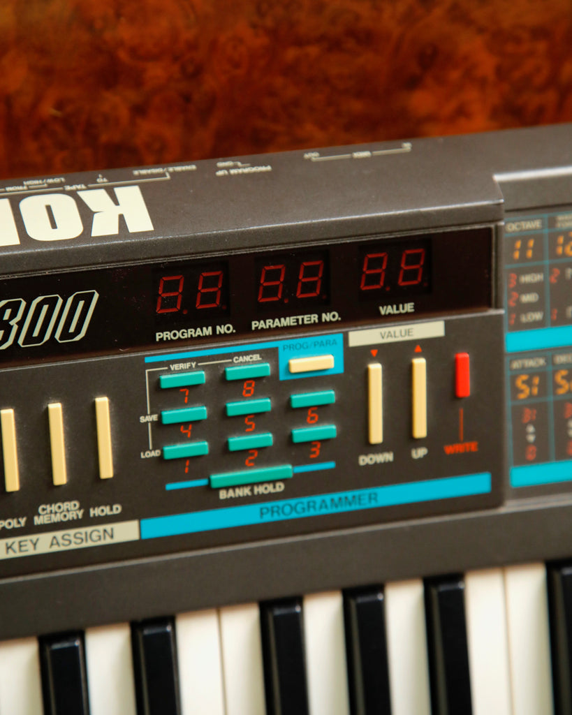 Korg Poly-800 8-Voice Analogue Synthesiser 1980s Pre-Owned