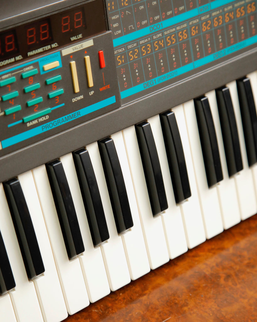 Korg Poly-800 8-Voice Analogue Synthesiser 1980s Pre-Owned