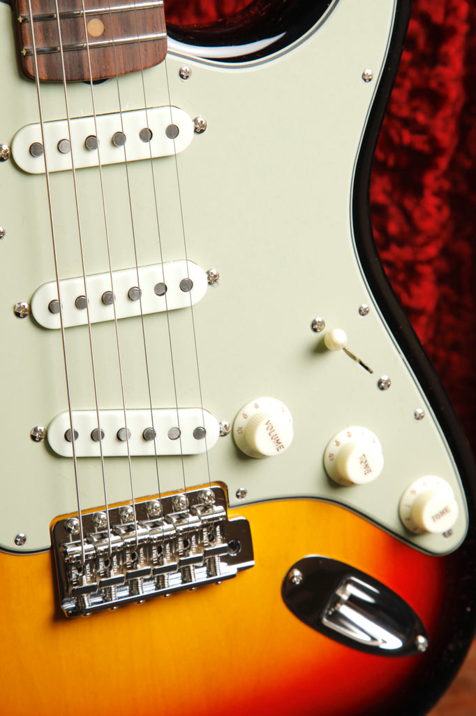 Fender Custom Shop 1960 Stratocaster NOS 3-Tone Sunburst