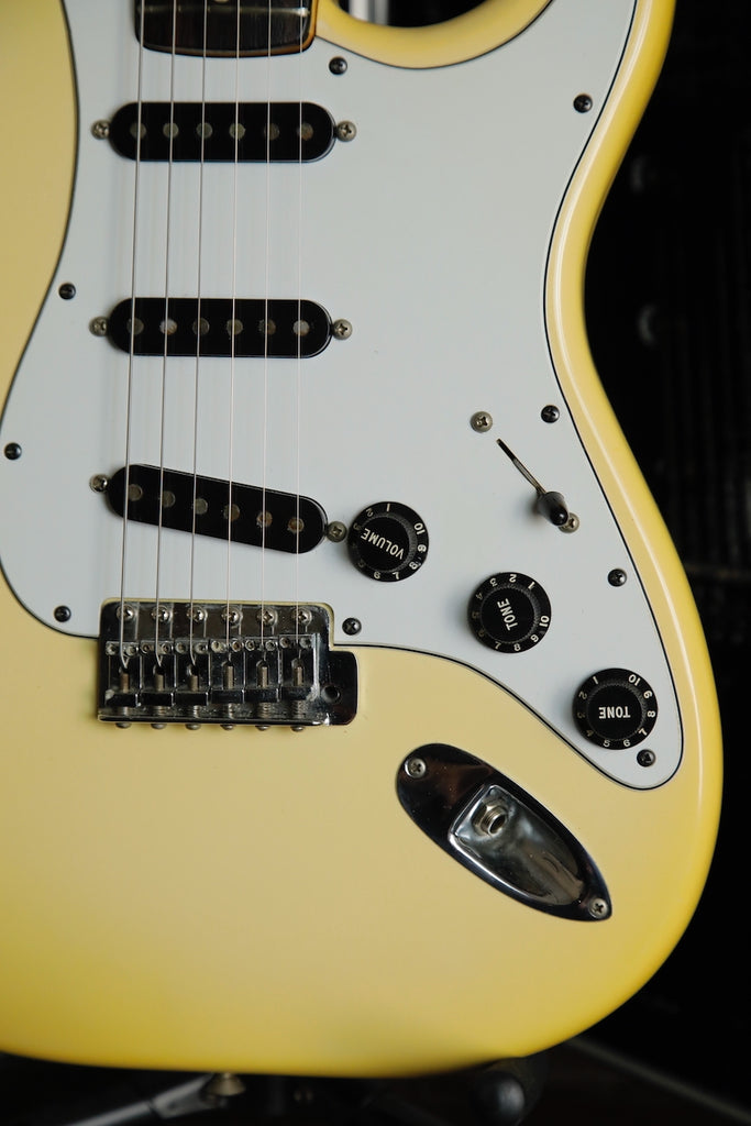 Fender International Series Stratocaster Arctic White 1981 Vintage Guitar Pre-Owned