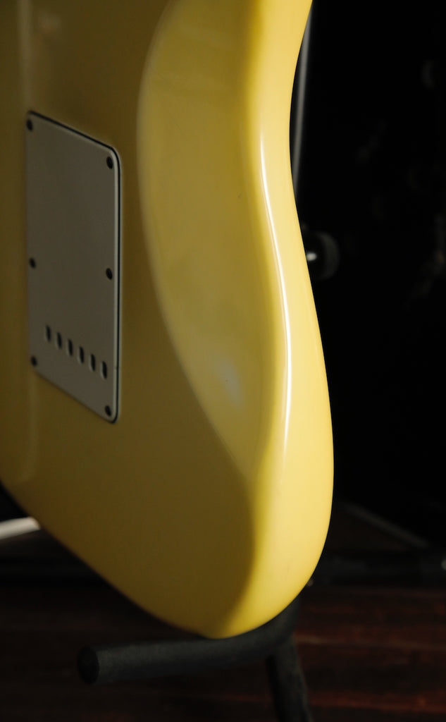 Fender International Series Stratocaster Arctic White 1981 Vintage Guitar Pre-Owned