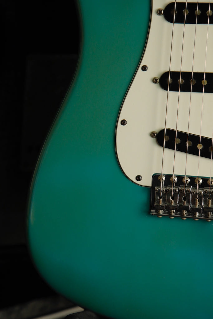Fender International Series Stratocaster Maui Blue 1981 Vintage Guitar Pre-Owned