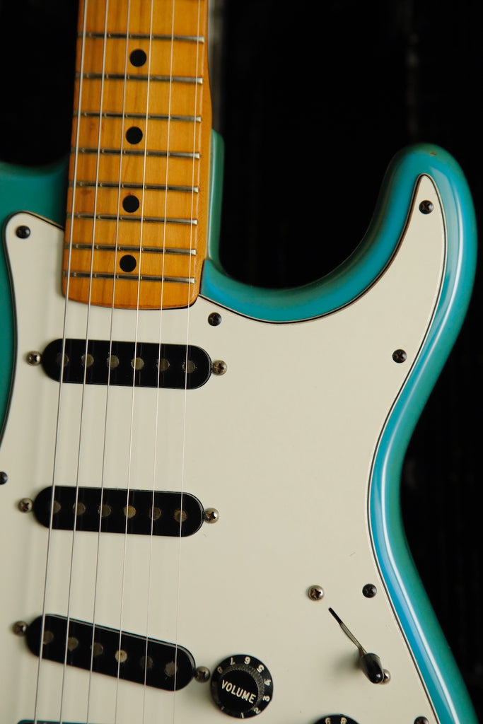 Fender International Series Stratocaster Maui Blue 1981 Vintage Guitar Pre-Owned