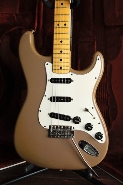 Fender International Series Stratocaster Sahara Taupe 1981 Vintage Guitar Pre-Owned