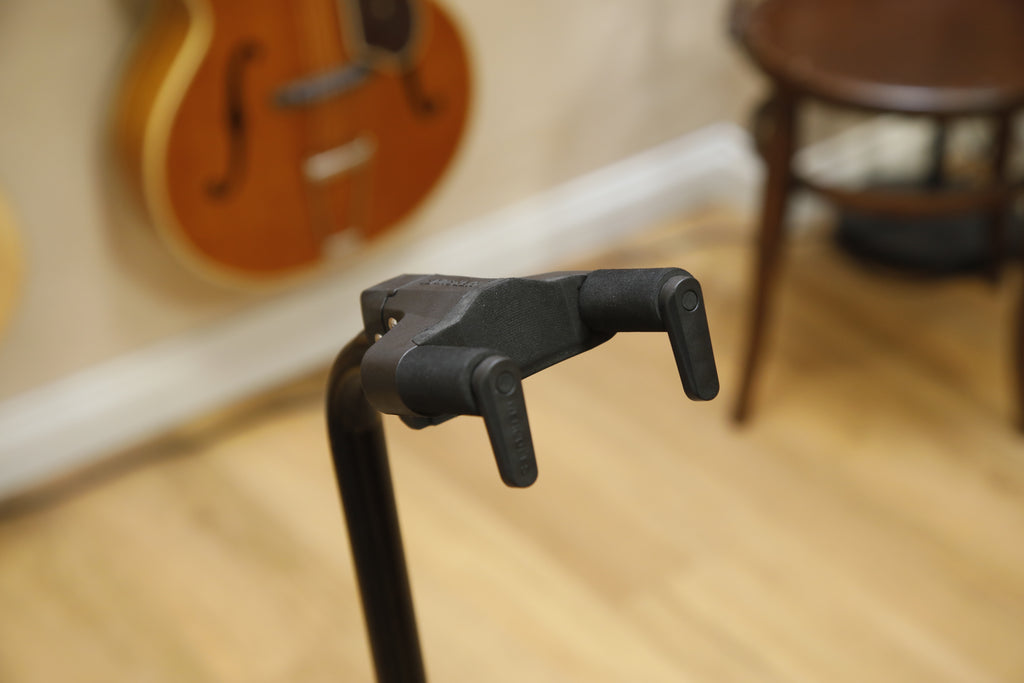 Hercules Locking Adjustable Guitar Stand